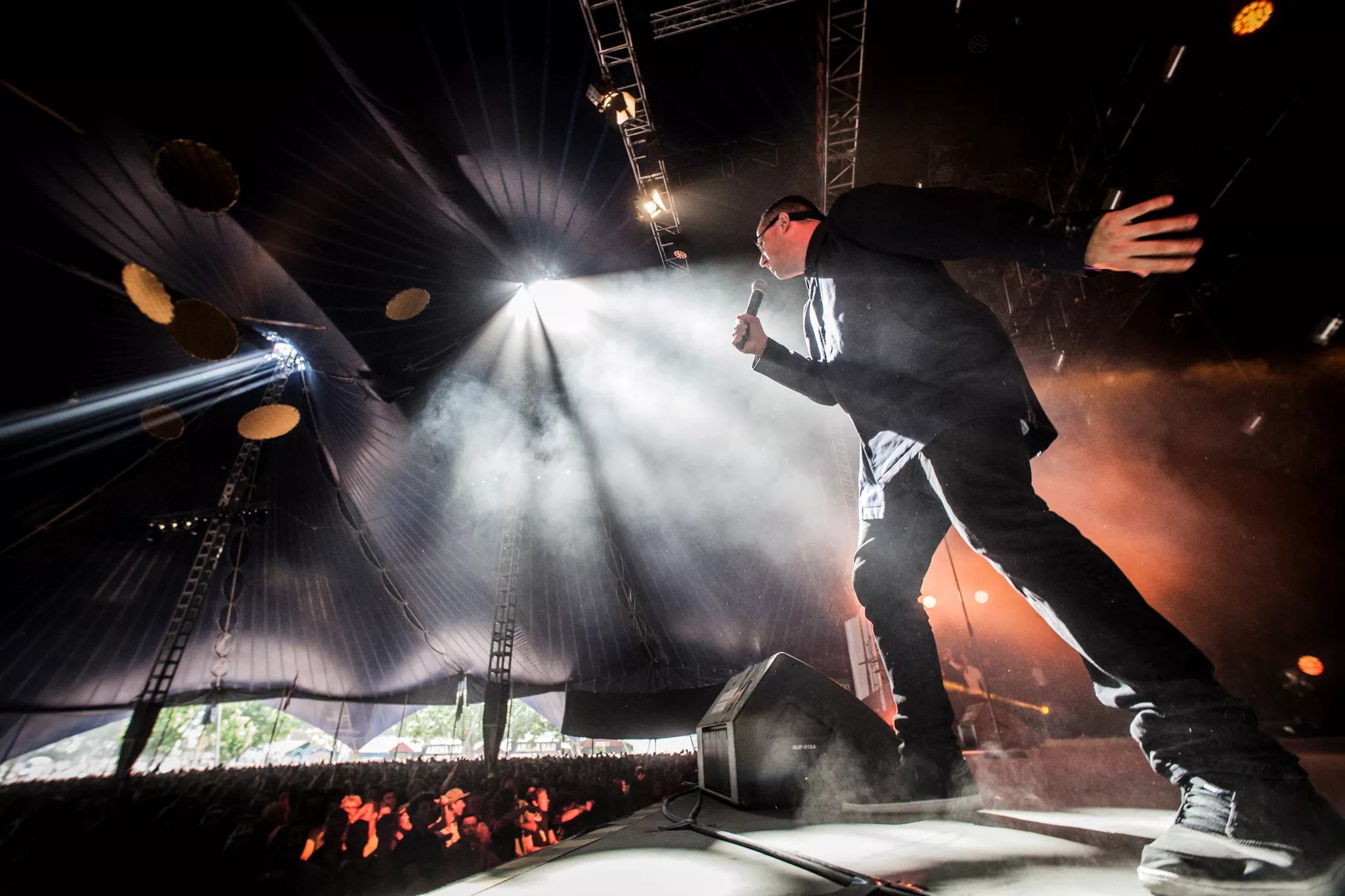 Der er ikke plads til så mange følelser under trøjen