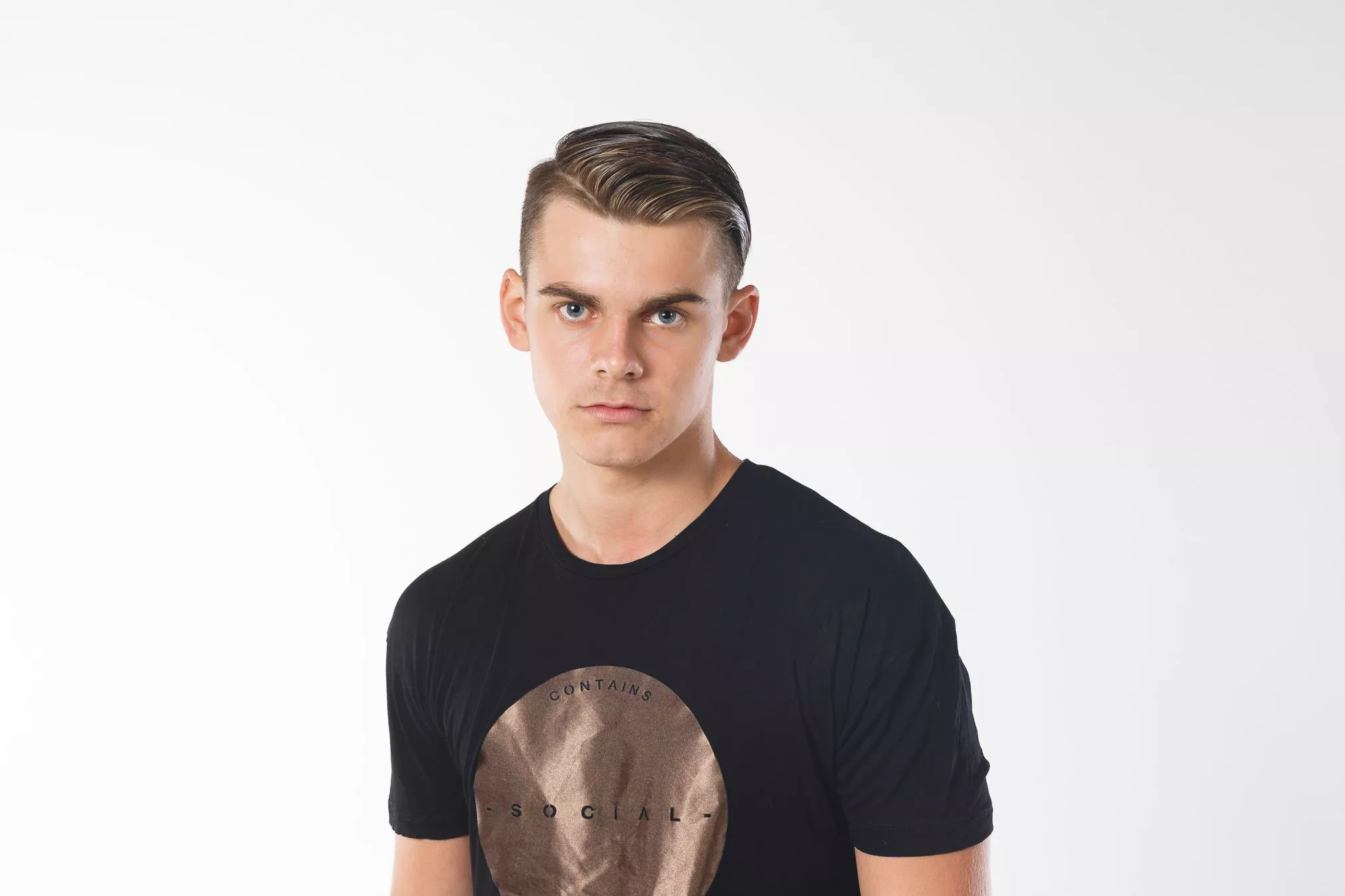 Norsk 16-åring signerer platekontrakt med Drabant Music