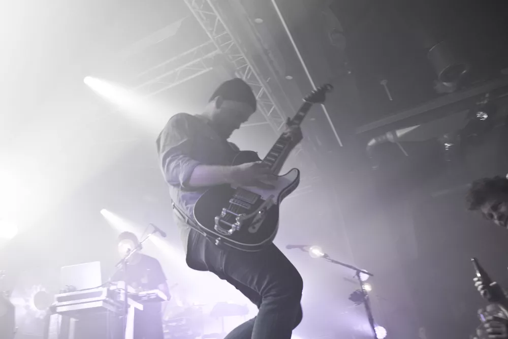 Kashmir holder pause