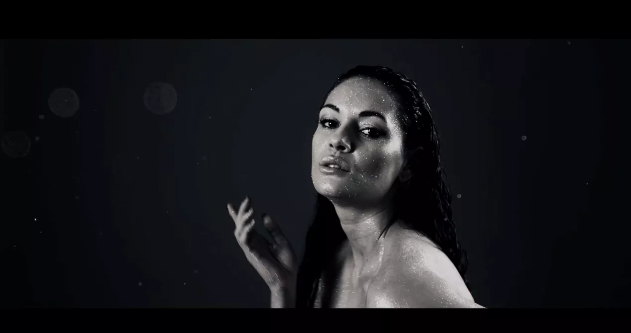 Ny video: Kaaliyah dyrker 90'ernes amerikanske r'n'b