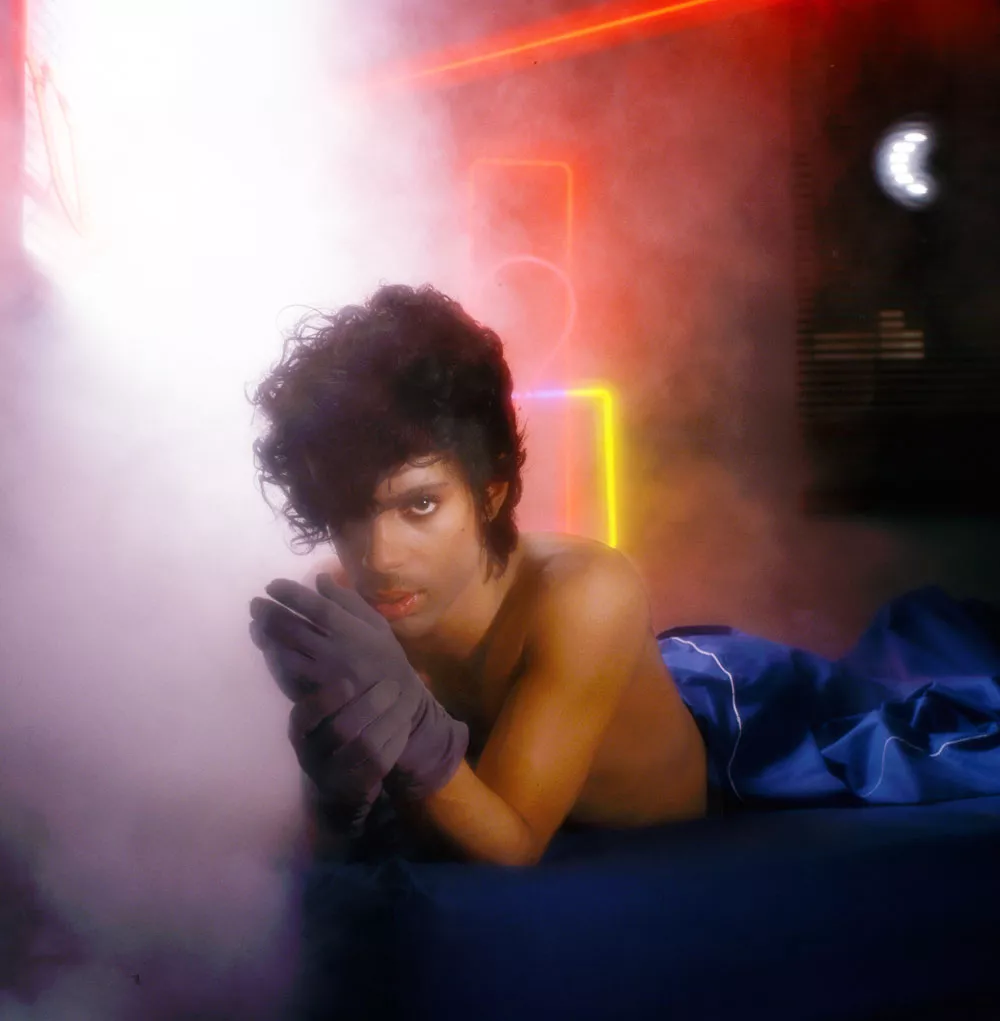 BAG SPEJLET: Stort Prince-bokssæt på vej - hør to uudgivne sange her