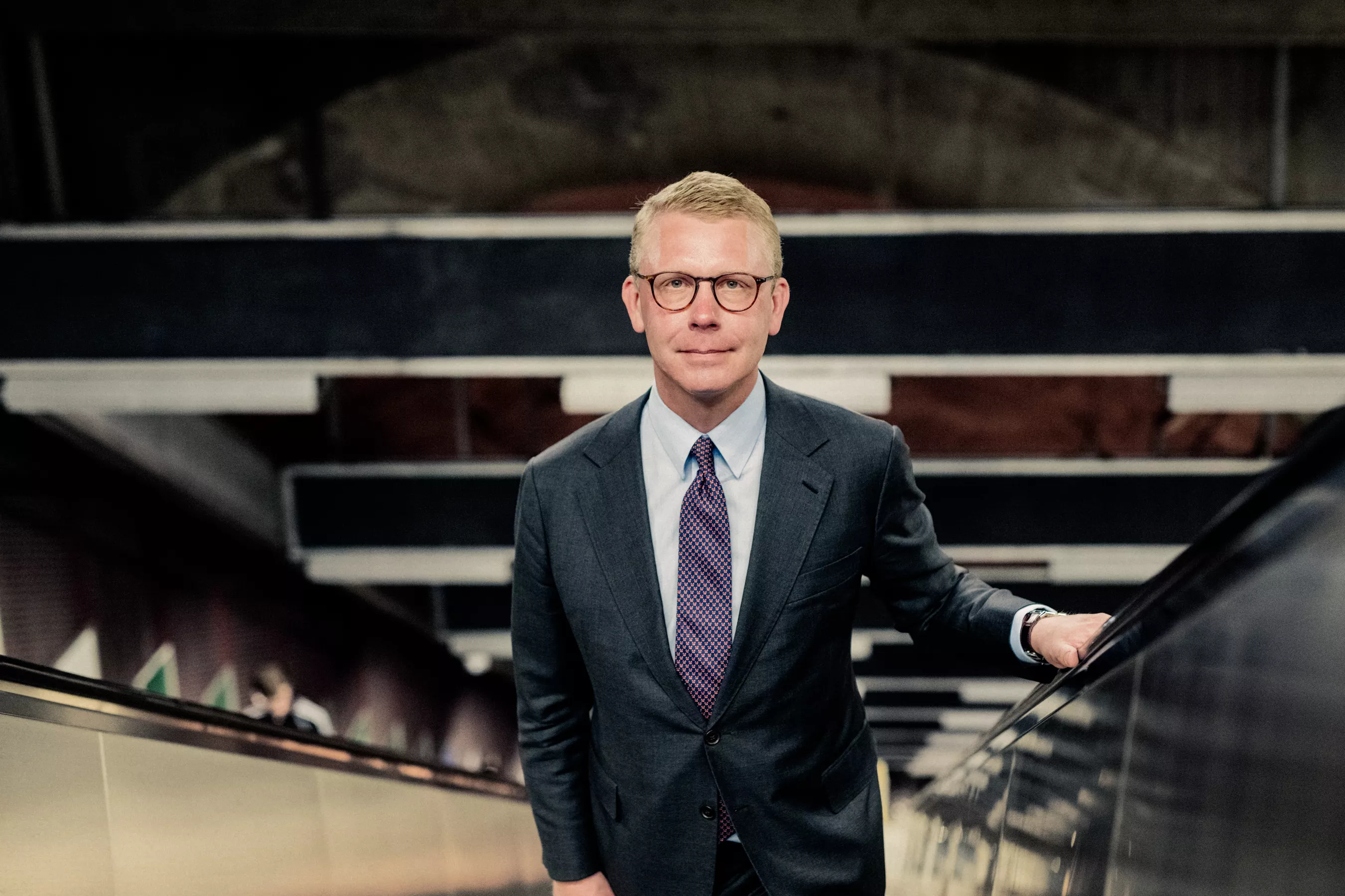 "Våra ordningsvakter som jobbar med trygghet har inte rätt att bötfälla, det tycker vi att de ska ha", säger Kristoffer Tamsons (M).