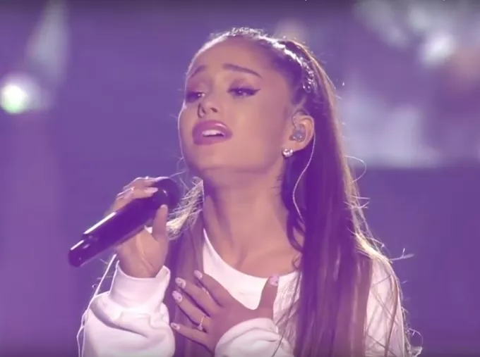 Ariana Grande modtager æresborgerskab i Manchester