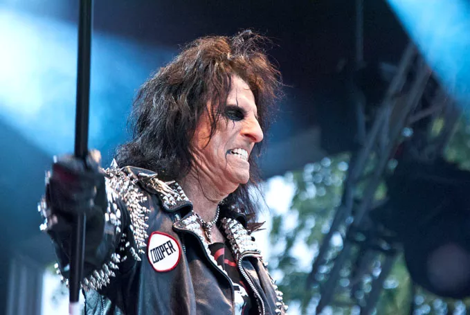 Alice Cooper udsender single