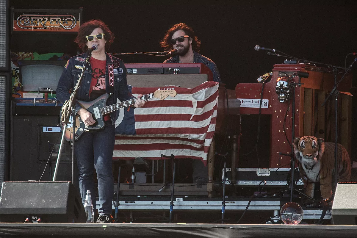 Efter kritiken: nu ställs Ryan Adams turné in