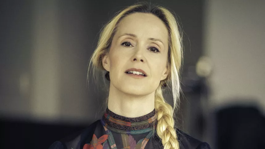 Tina Dickow sætter dato på dansksproget album