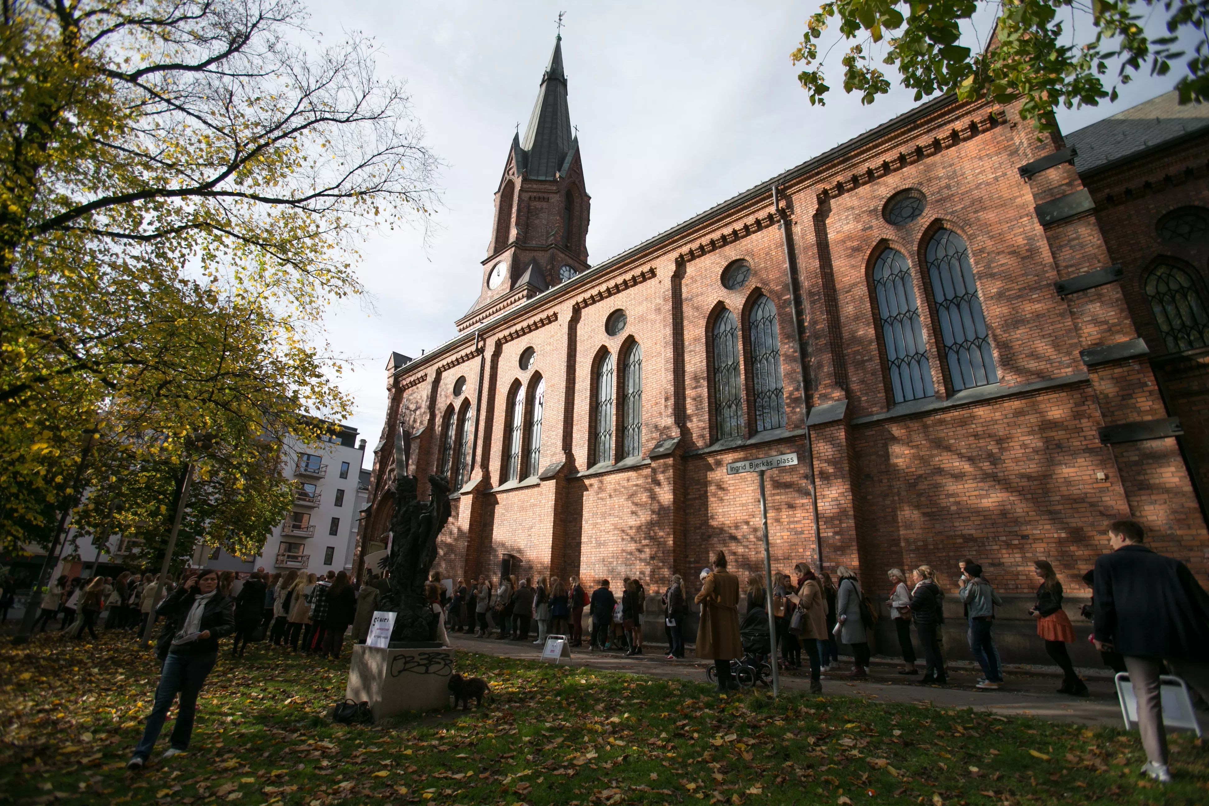 Lover publikum knusende doom, heavy bluesrock, psykedelisk spacerock og prog - i kirken