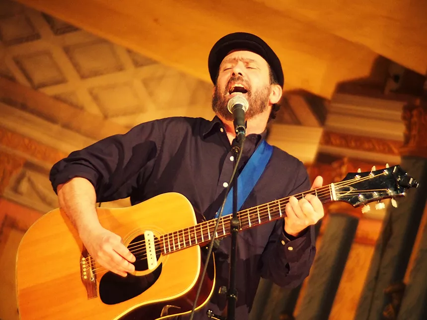 Melankoli og morskab med mestersangskriver