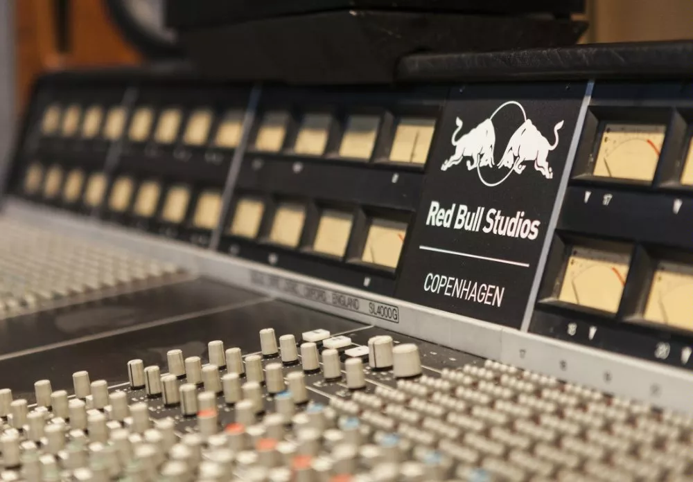 Red Bull åbner studie i Danmark 