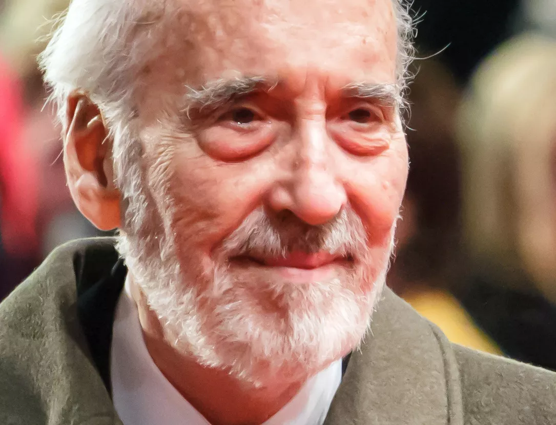 90-årig skådespelare ger ut heavy metal-album