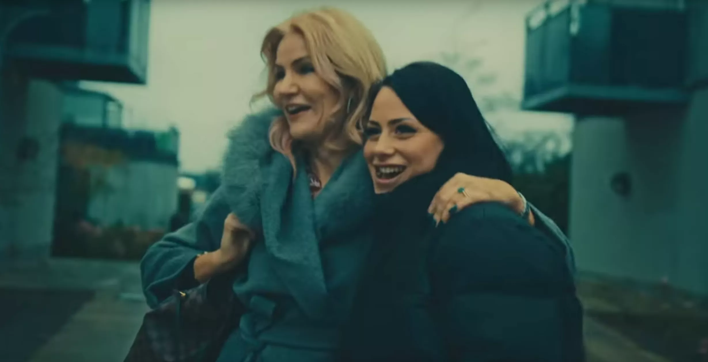 Helle Thorning-Schmidt gæster Tessa og Orgi-E i ny musikvideo