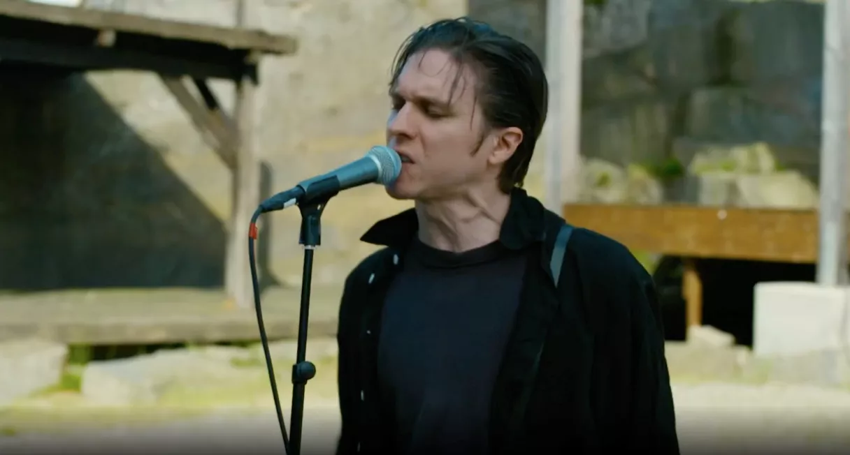 Se Hurula tolka svensk punkklassiker