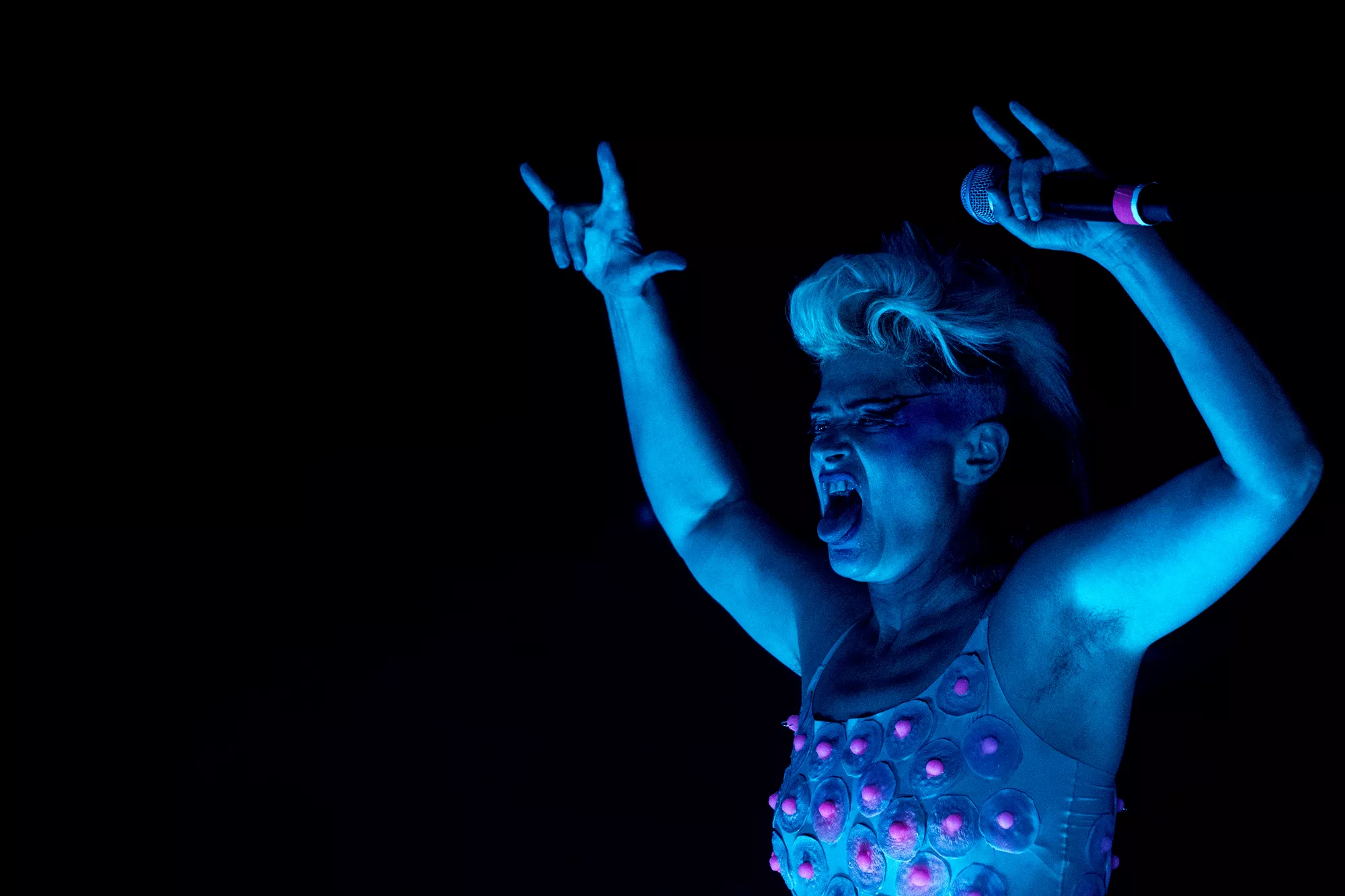 Peaches spelar på avslutningsfest för kvinnoåret