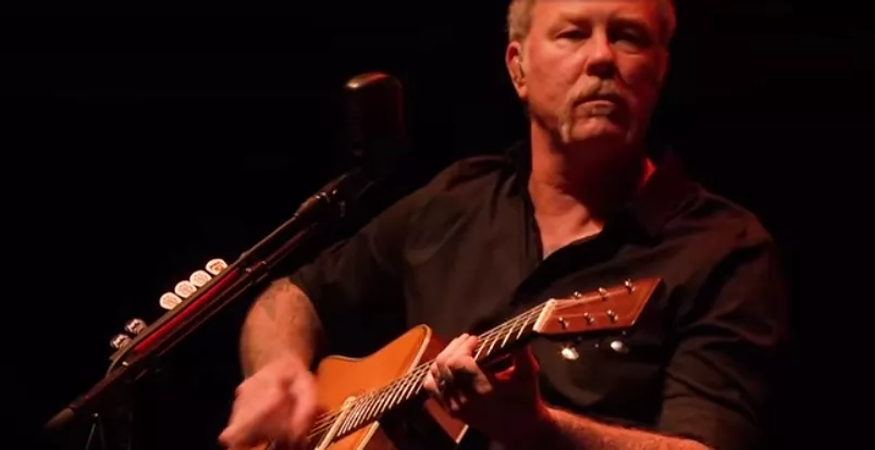 Se Metallica spille klassiker i akustisk country-version