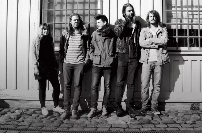 VIDEOPREMIÄR: I Don't Speak French - We Are The People