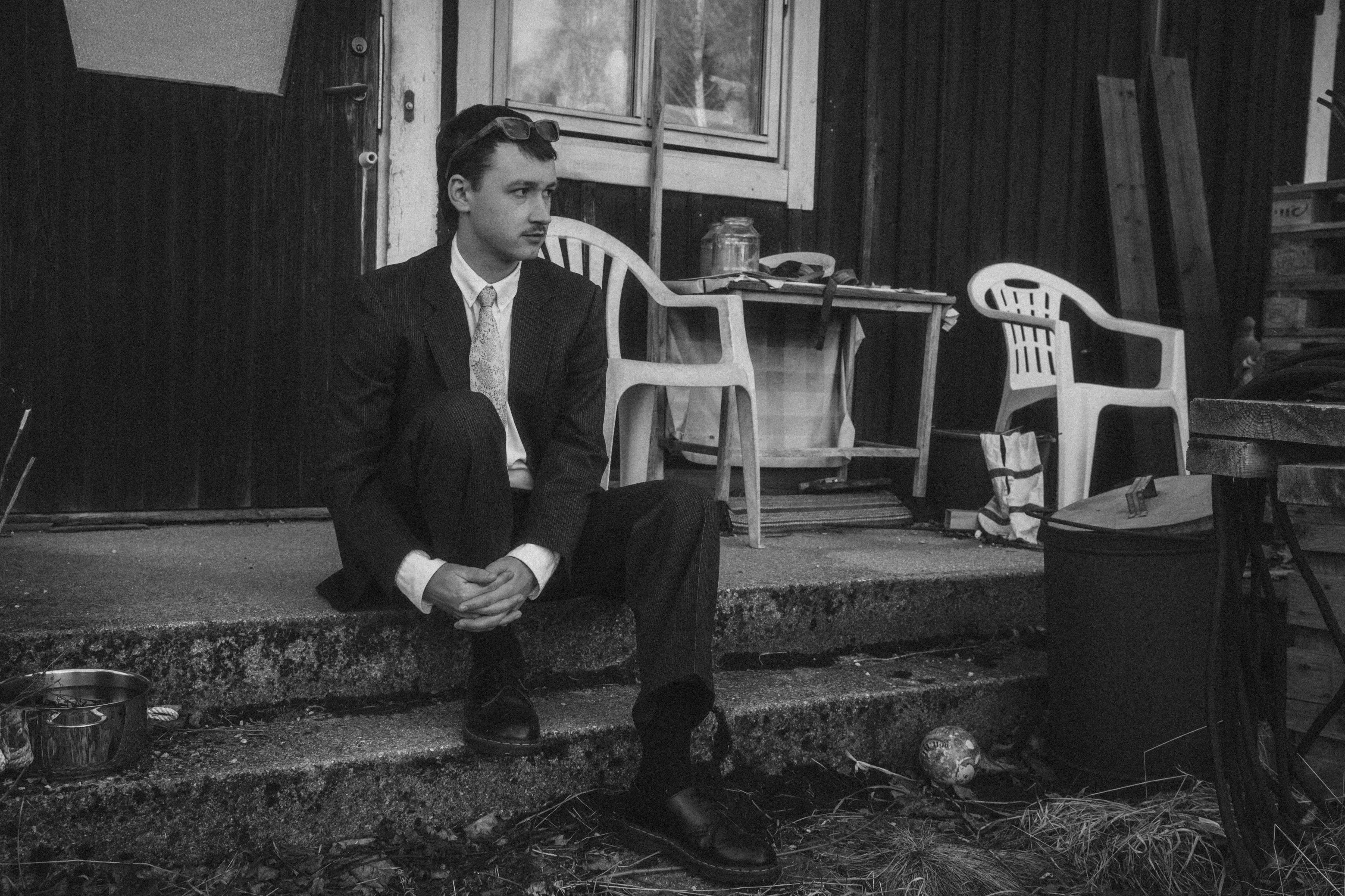 FUCKING FANTASTISK: Dusin er tilbage - hør ny single her