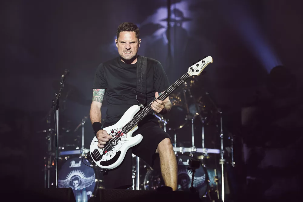 Volbeat-bassist fik 19 millioner, da han forlod bandet