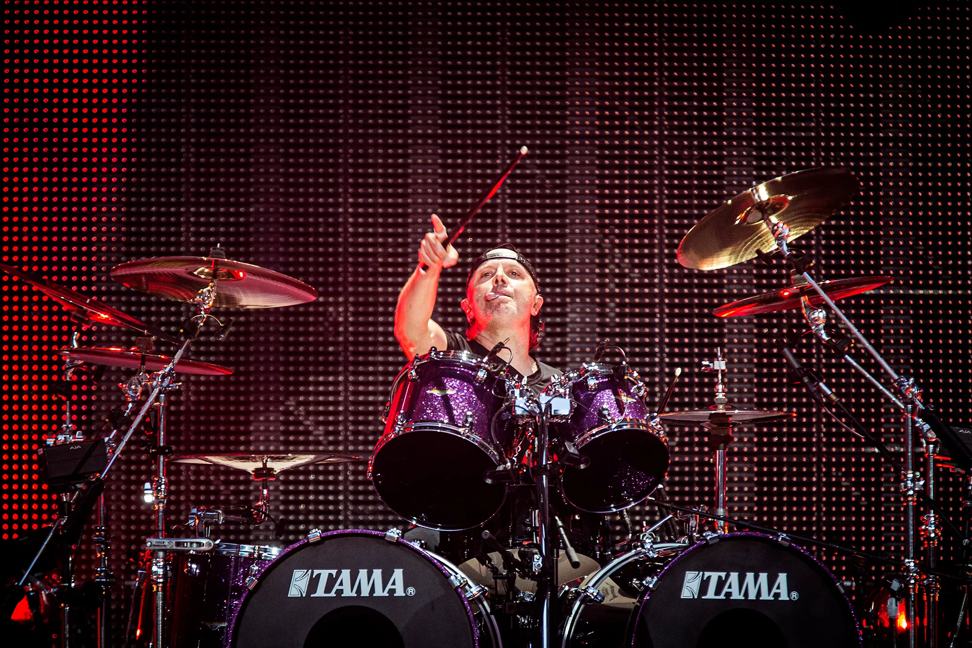 Metallica giver stort beløb til danske hjemløse unge