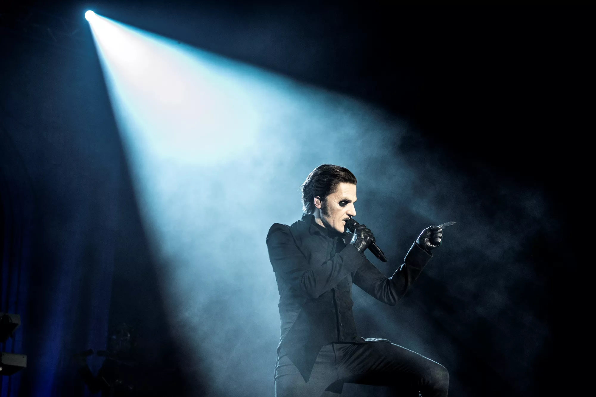 MEST LÄST: Pastor varnar för Ghost