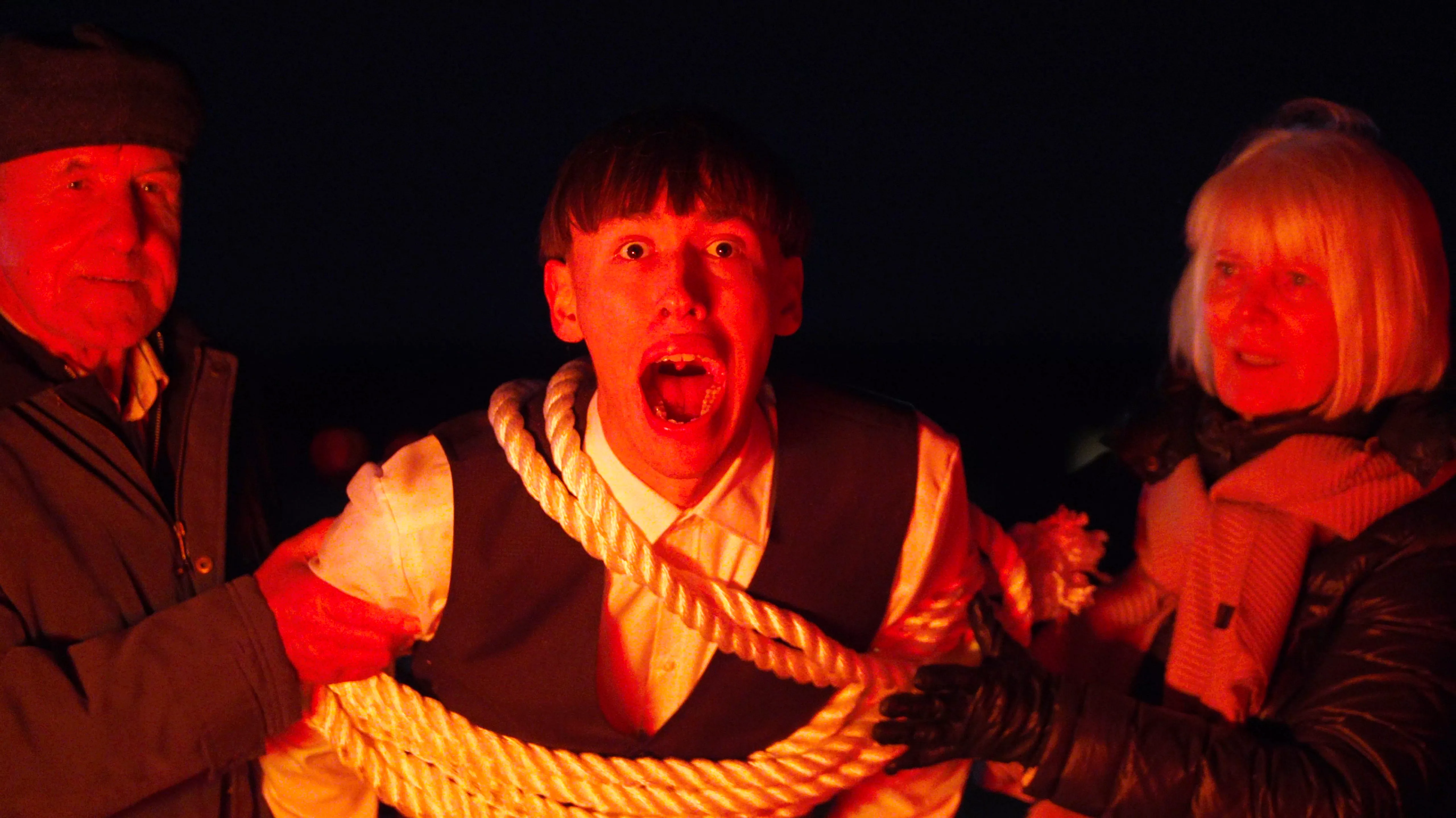 VIDEO: Bubber brænder Jesu Brødre, der ikke har stemt til kommunalvalget