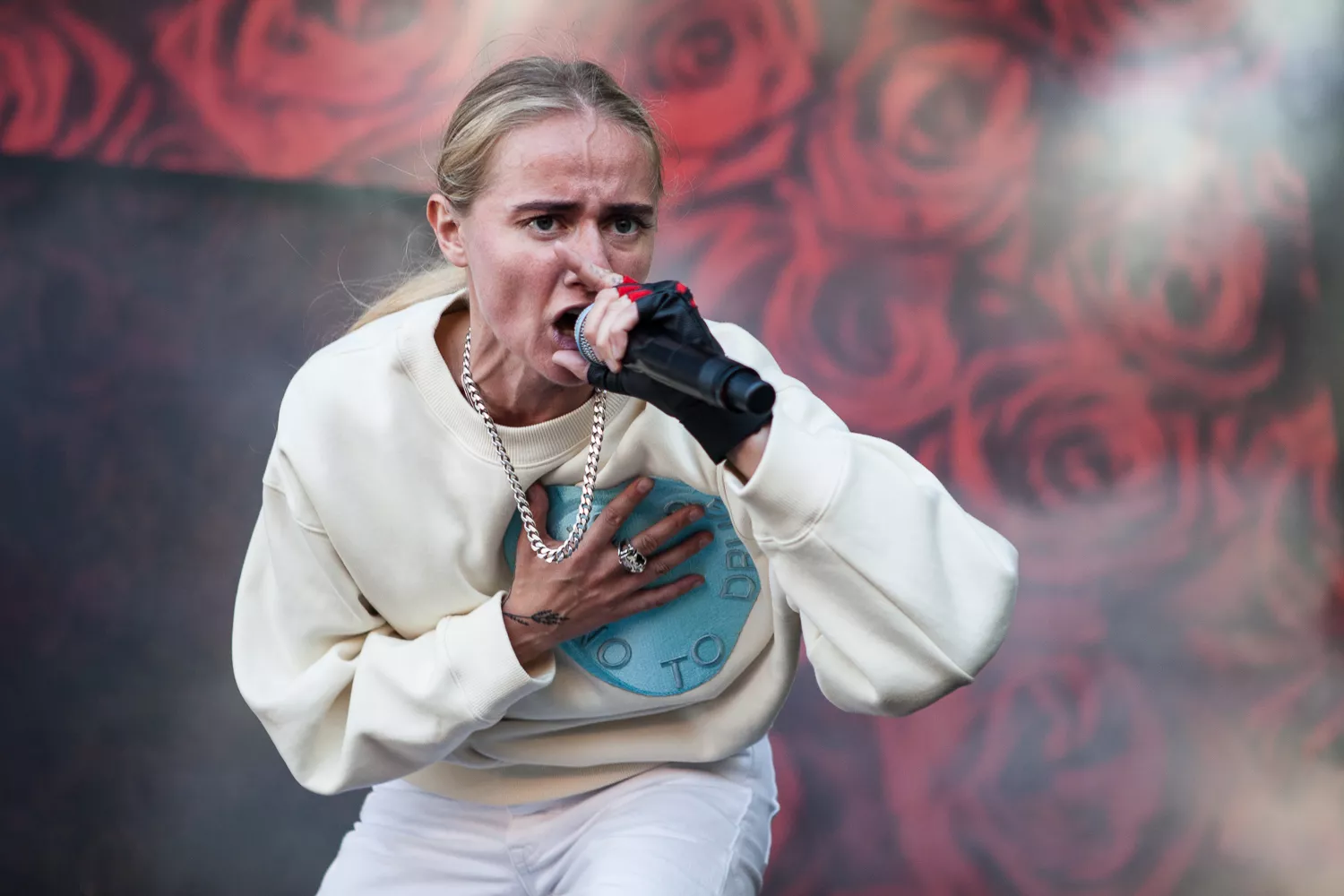 LUCKA 19: ''Hur kan en känna julkänsla när folk flyr?''