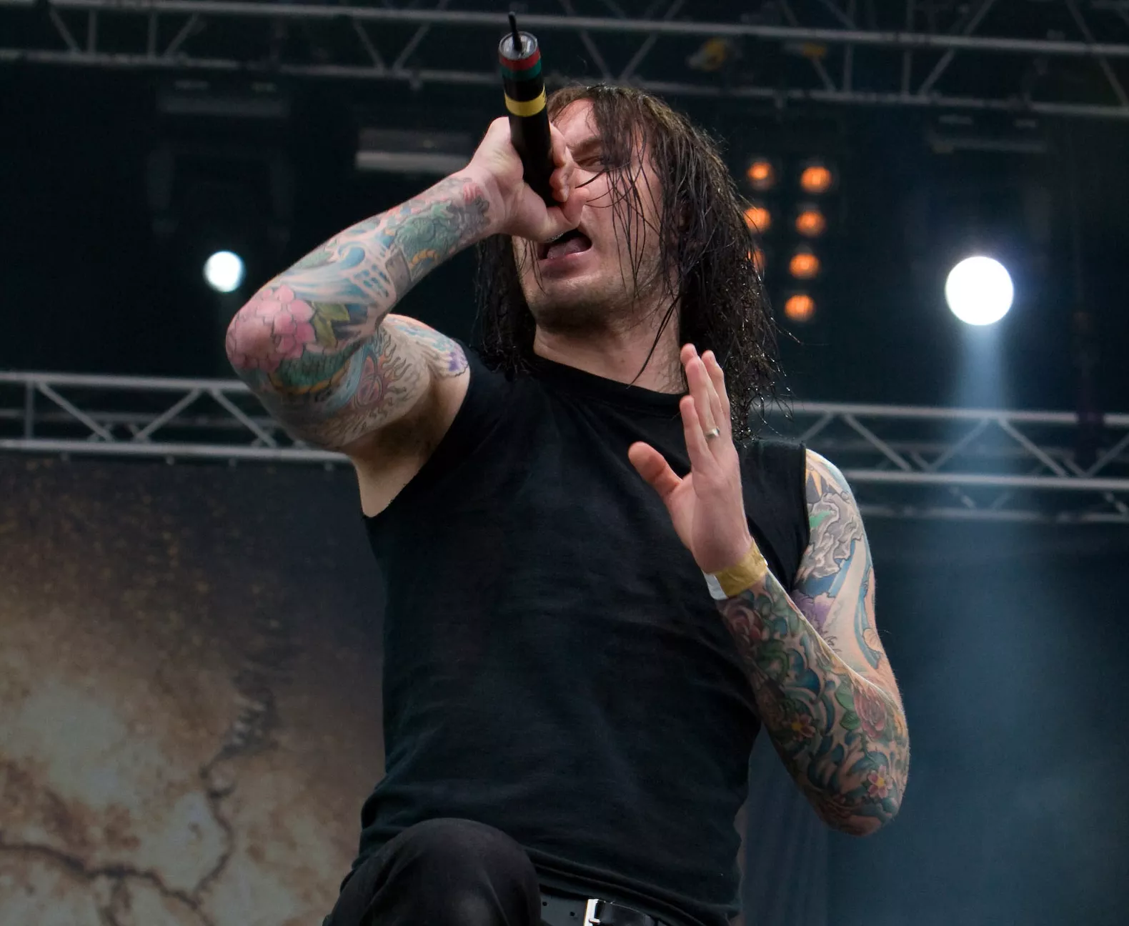 Kristen metalsanger tror ikke på Gud