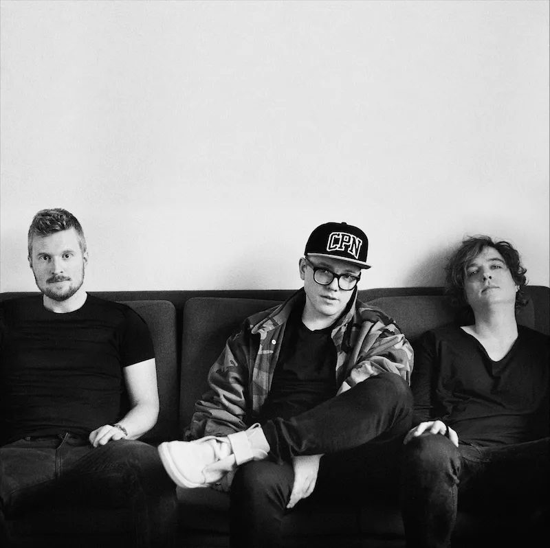 Deres første single på dansk