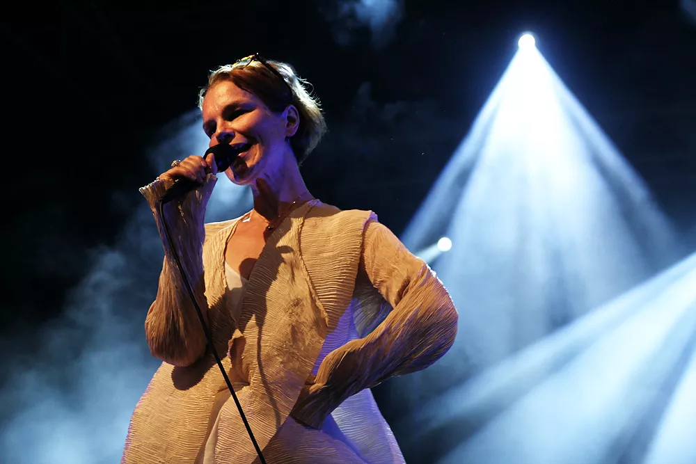 Anna Järvinen: Peace & Love 2011, Athena