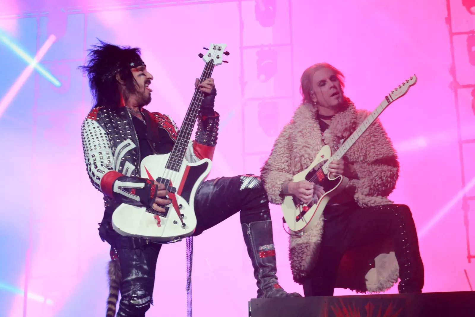 Billederne forestiller: Mötley Crue, Airbourne, Blue Öyster Cult, British Lion with Steve Harris, Christone Kingfish, Clutch, Coney Hatch, Crown, Deep Purple, Europe, H.E.A.T., Lita Ford, Mike Tramp, Mötley Crüe, Thorbjørn Risager & The Black Tornado, TNT, Udo, Vended, Wig Wam, Wolfmother