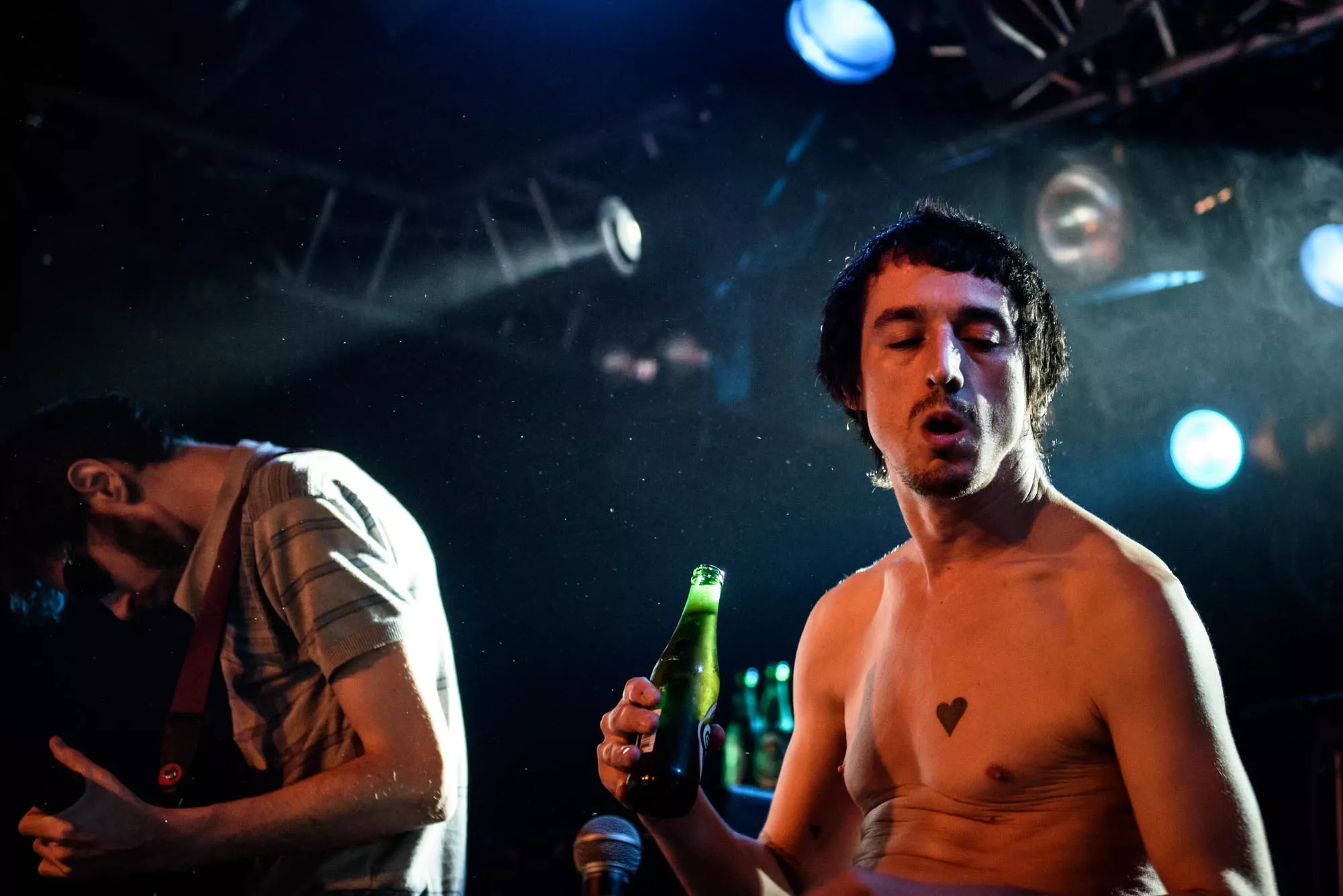 Ostämt, stökigt, hårt, kaotiskt och oförglömligt