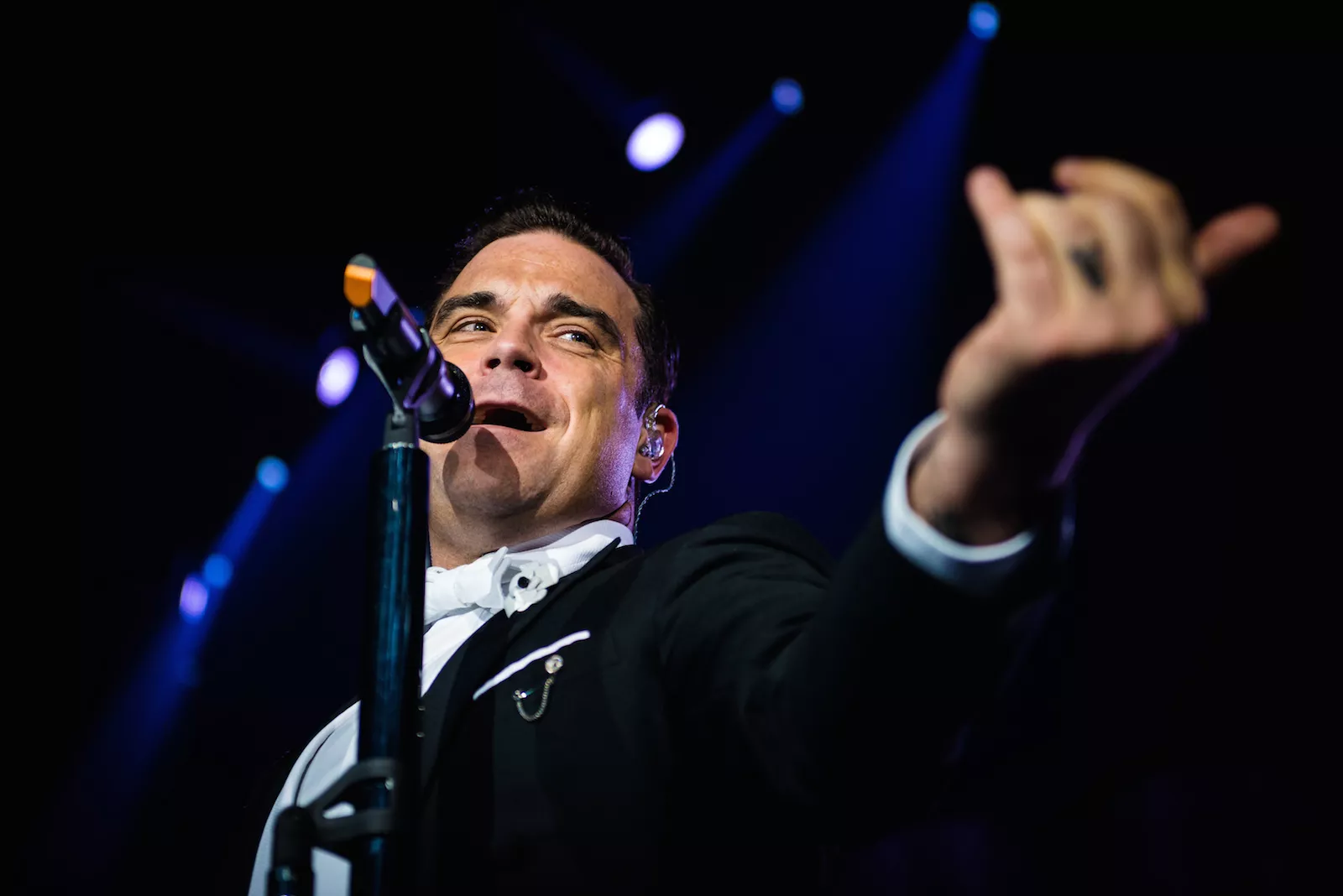 Avlyser konserter, snakker åpent om de psykiske problemene – og den vonde ryggen