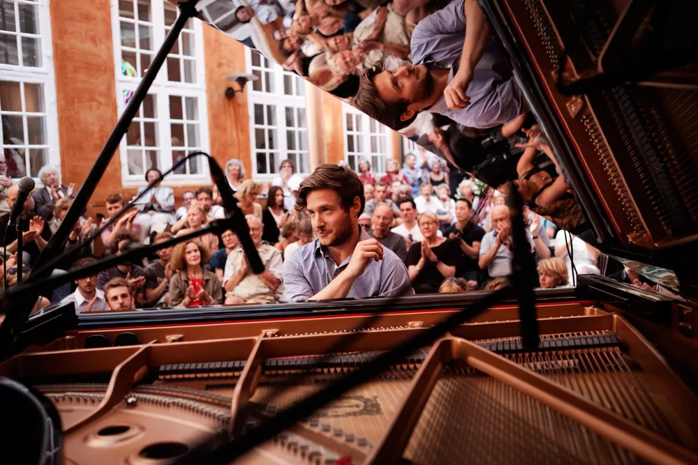 Oplev August Rosenbaum på Aarhus Teater