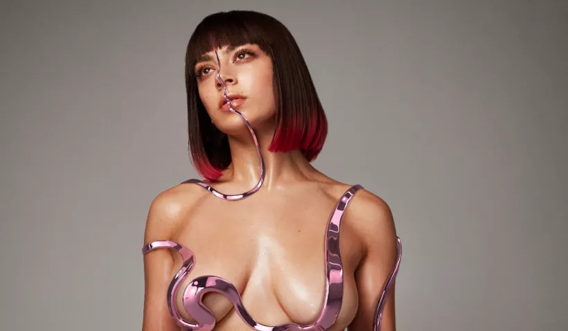 Charli XCX udgiver fremtidssang med Troye Sivan
