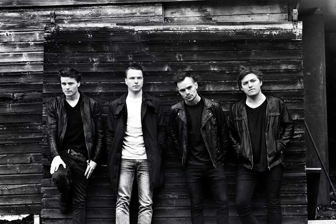 Dance With Dirt i studiet med Kellermensch-sanger