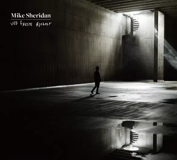 Ved Første Øjekast - Mike Sheridan