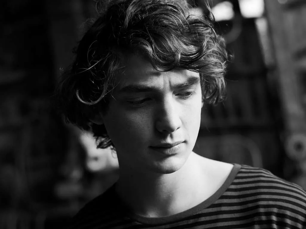 Blues Boy Dans monstrøse stemme kom, så og sejrede