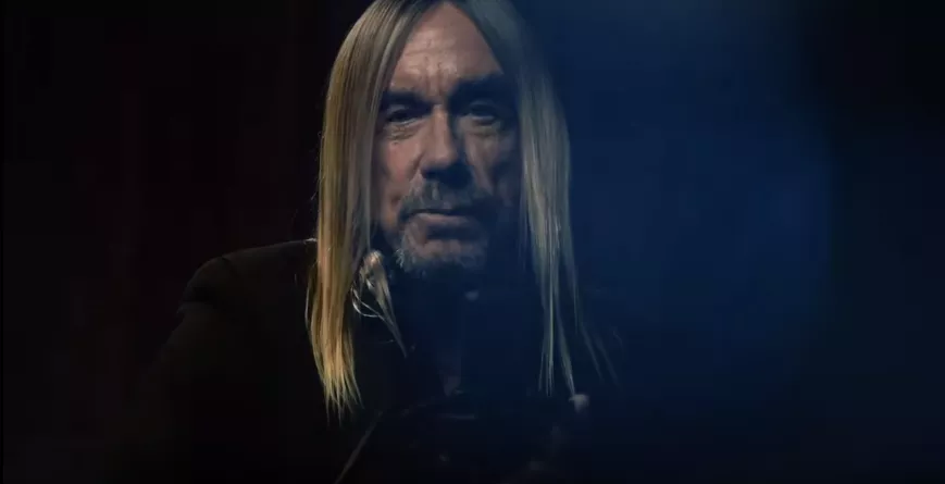 Iggy Pop synger om 007 i ny musikvideo