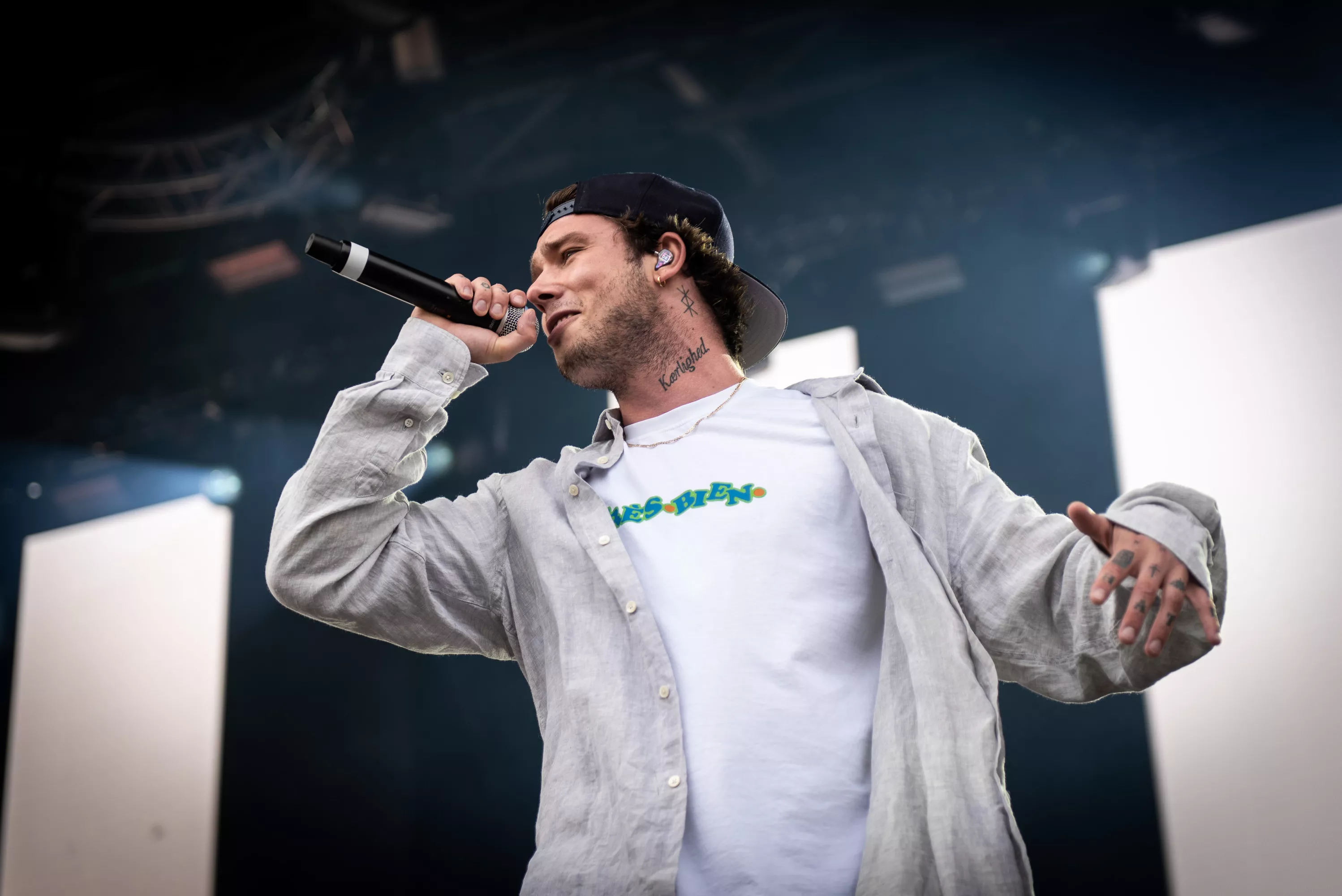 Hugo Helmig indstiller karrieren på ubestemt tid