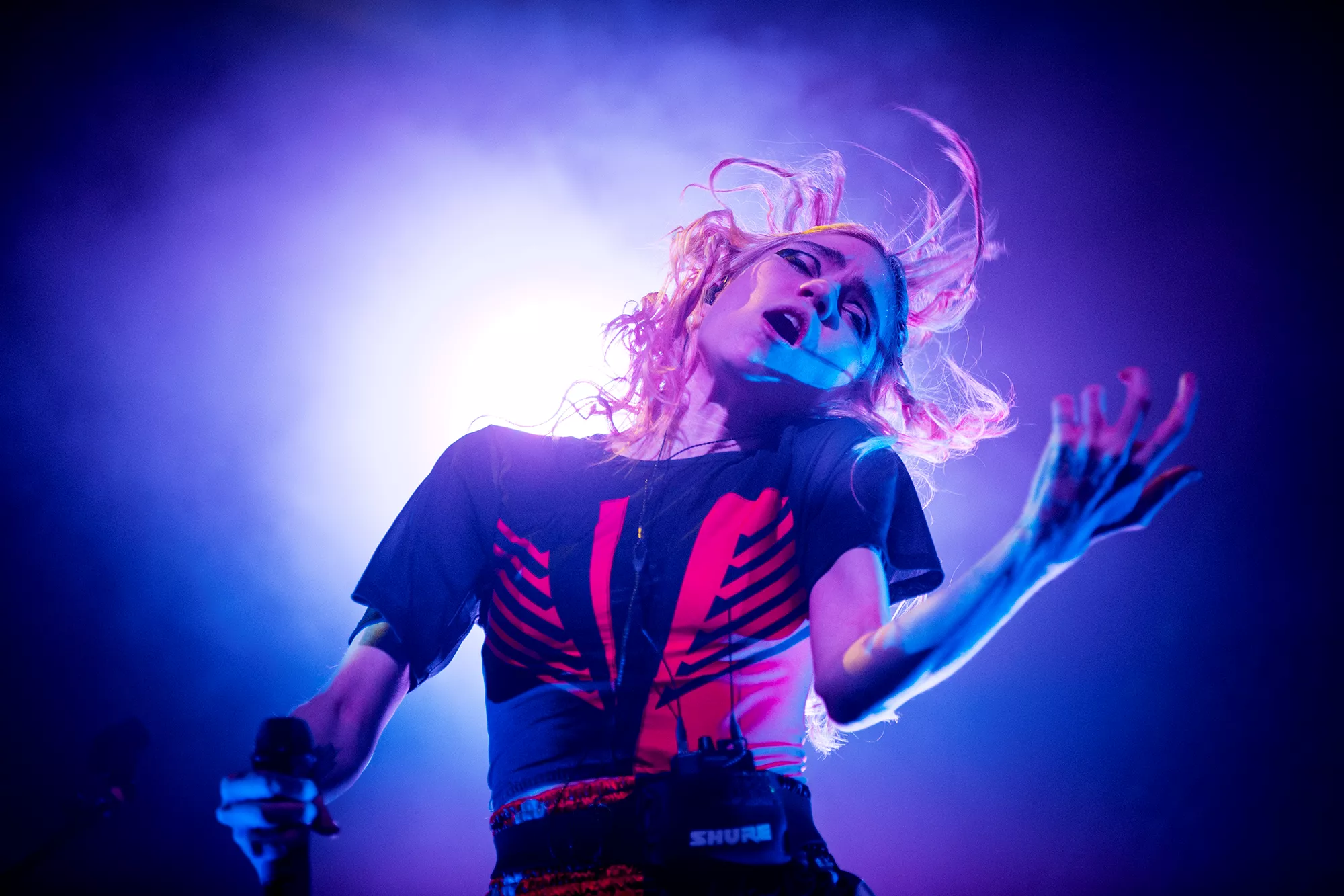 Grimes fik elektrisk stød på scenen