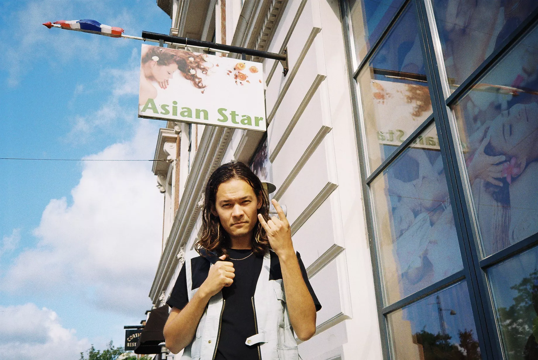 Lyden af ansigtstatoveringer og piercinger