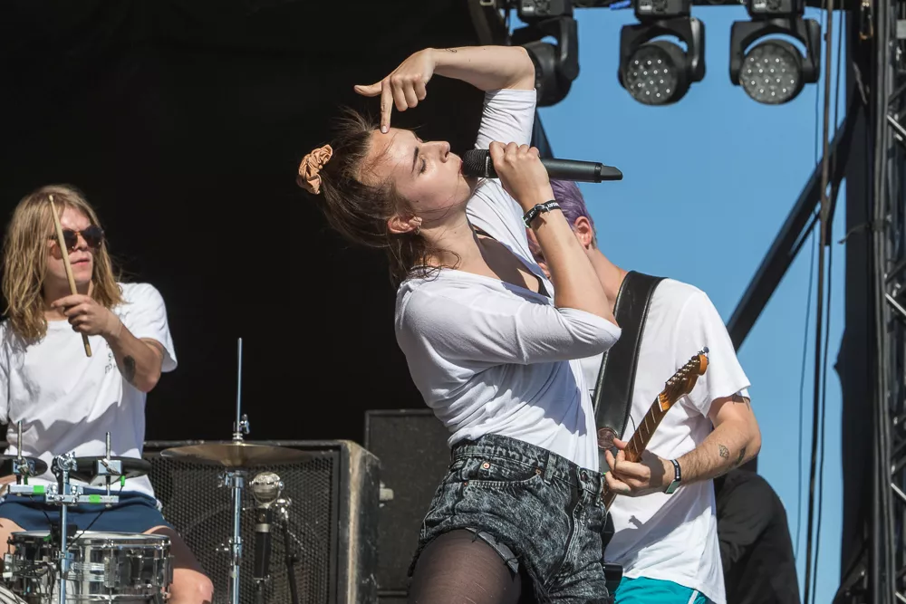 Se MØ, Jenny Wilson og Nørlund på GAFFAs Roskilde-stand – live og på nettet