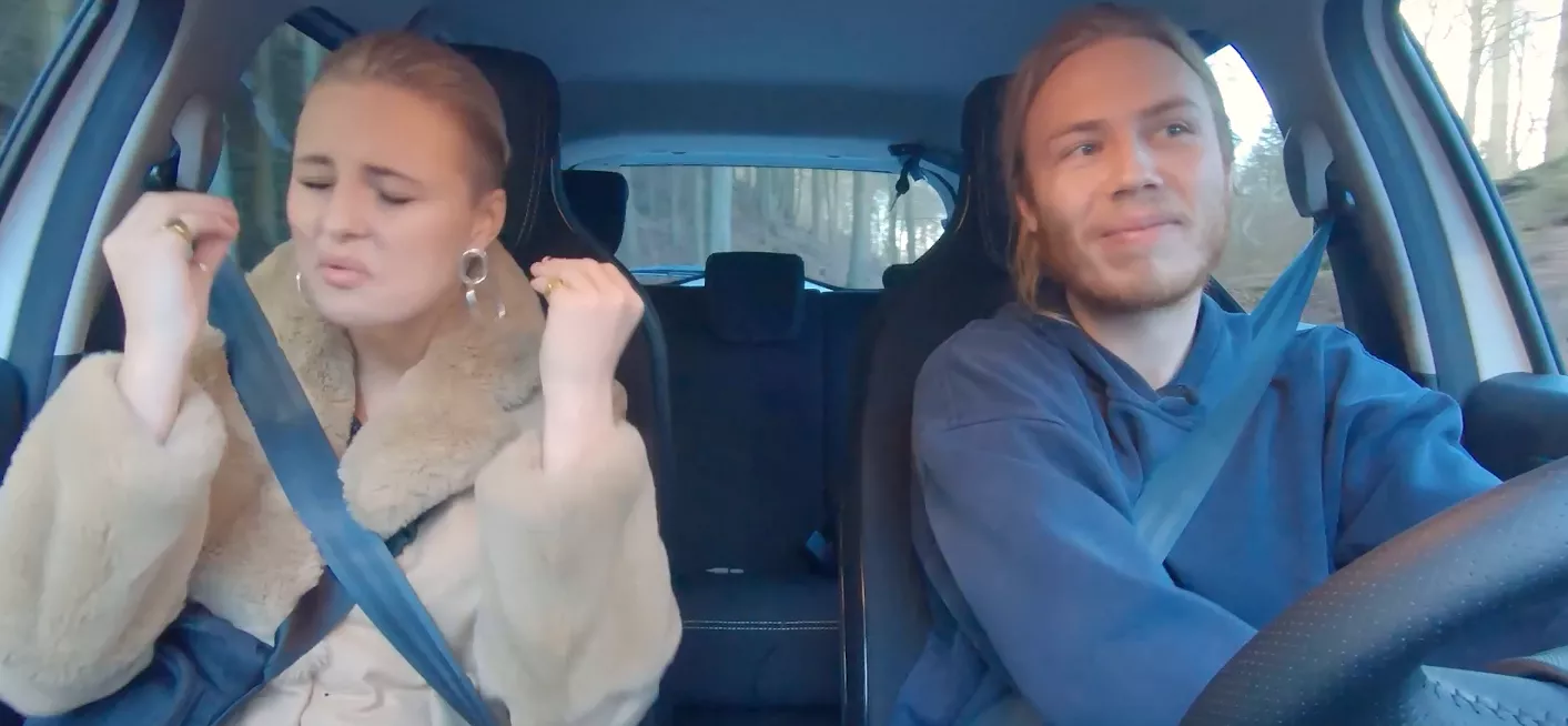 GREEN SESSION MED CLARA: "Min musik er som et shot tequila"