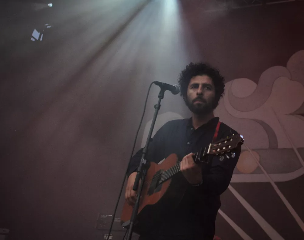 Junip turnerar Sverige