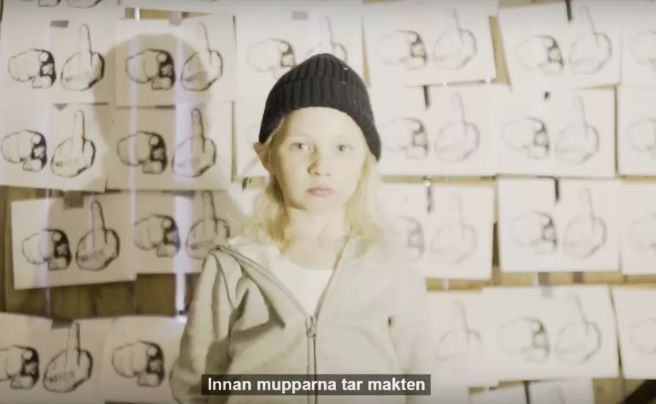 PREMIÄR: "Ett långfinger mot alla muppar"