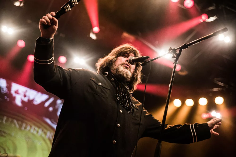 Ebbot avslöjar turné