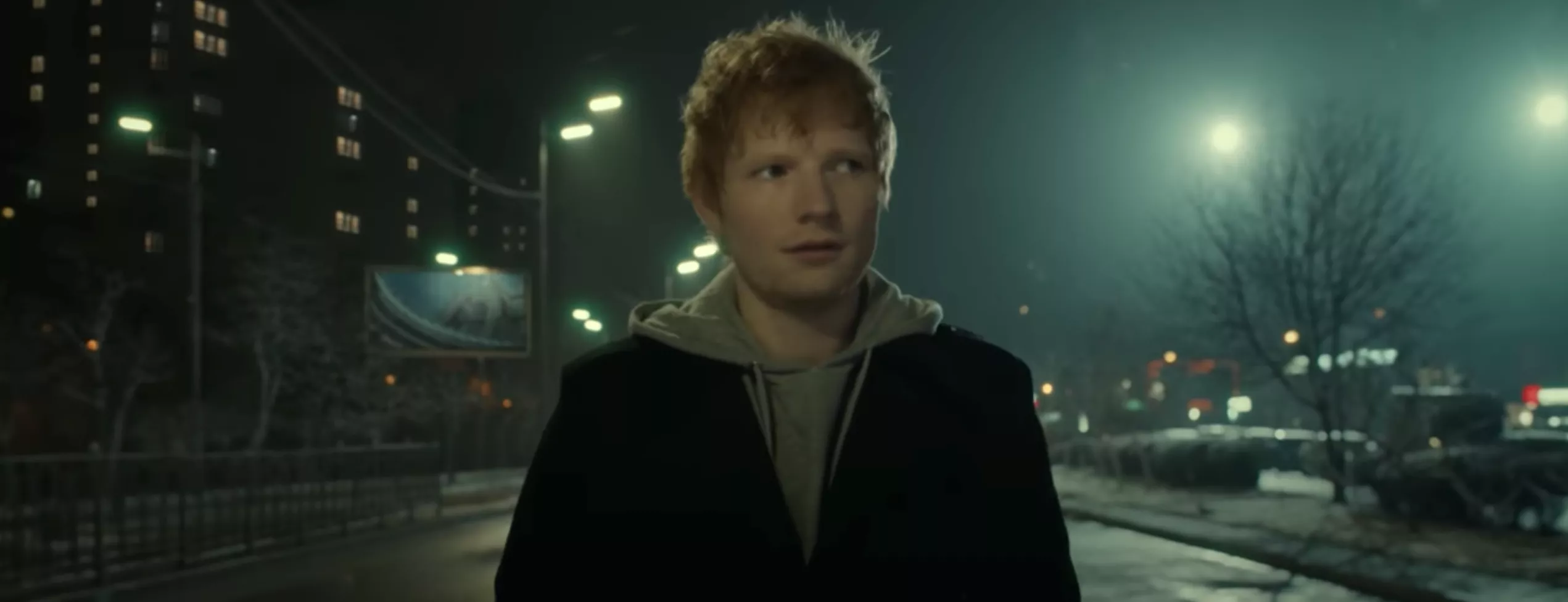 VIDEO: Ed Sheeran og Lil Baby ser tilbage på Kyivs gader og stræder 