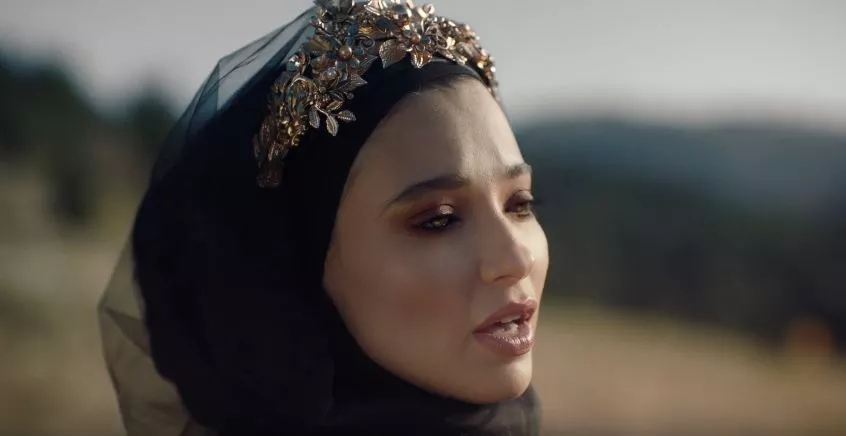 VIDEOPREMIERE: Dragende og meget rørende debut