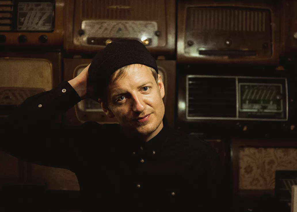 PREMIÄR: "Vi ville visa upp hela gänget bakom"