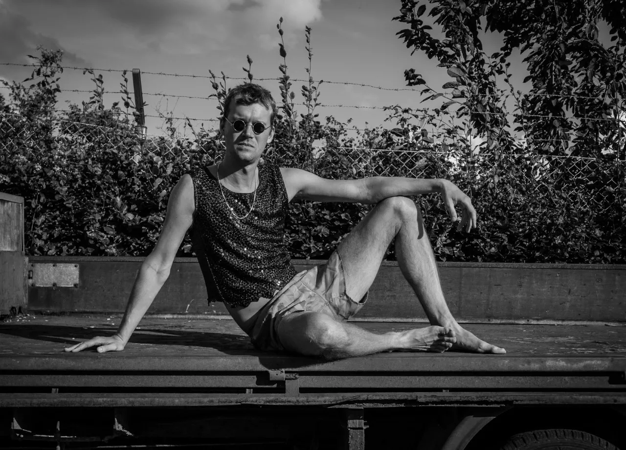 ANMELDELSE: Skizofrent syretrip med unikt særkende