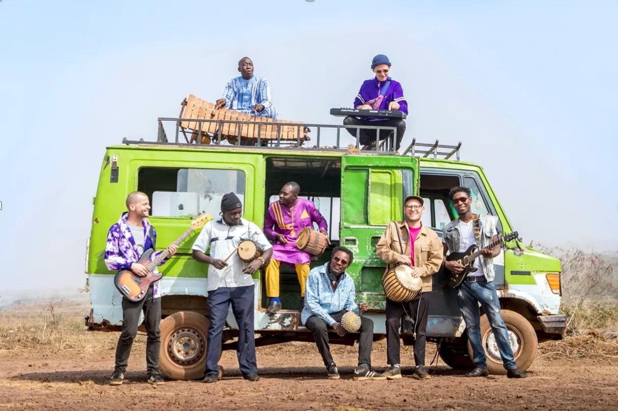 KARANTÆNE-TV: Det Turkise Telt inviterer til Faratuben-talk og koncert 